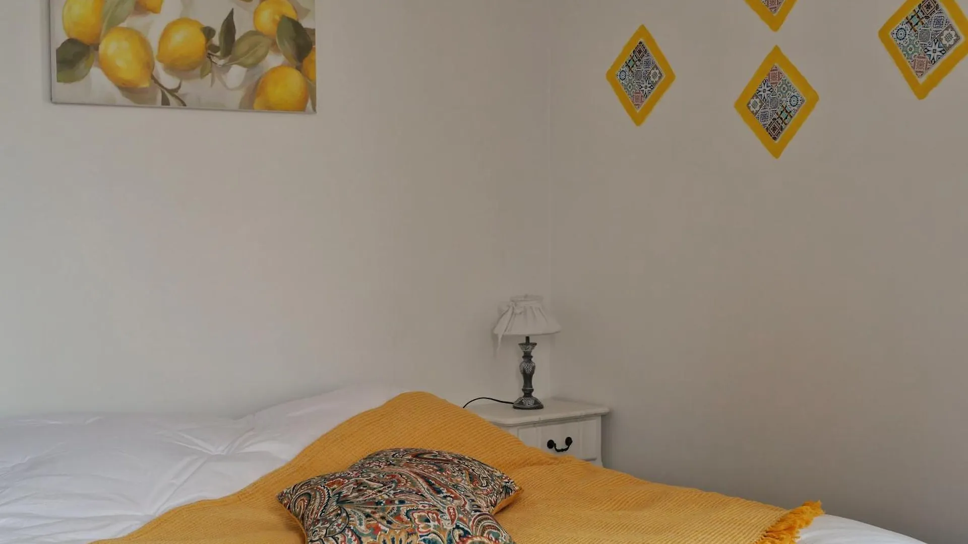 Les Chambres De L'Elysee Pontrieux 0*,  France